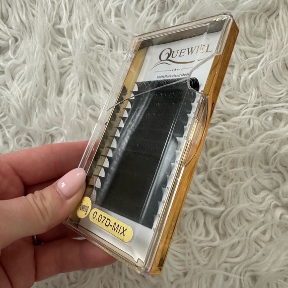 Lash Extensions - Picture 8 of 9